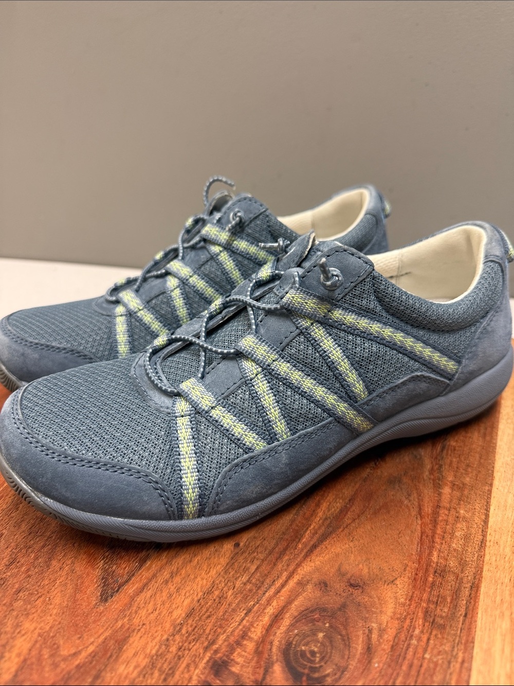 Dansko Paisley Blue Gray Walking Sneakers EU 38 US 7.5-8 Comfort Shoes